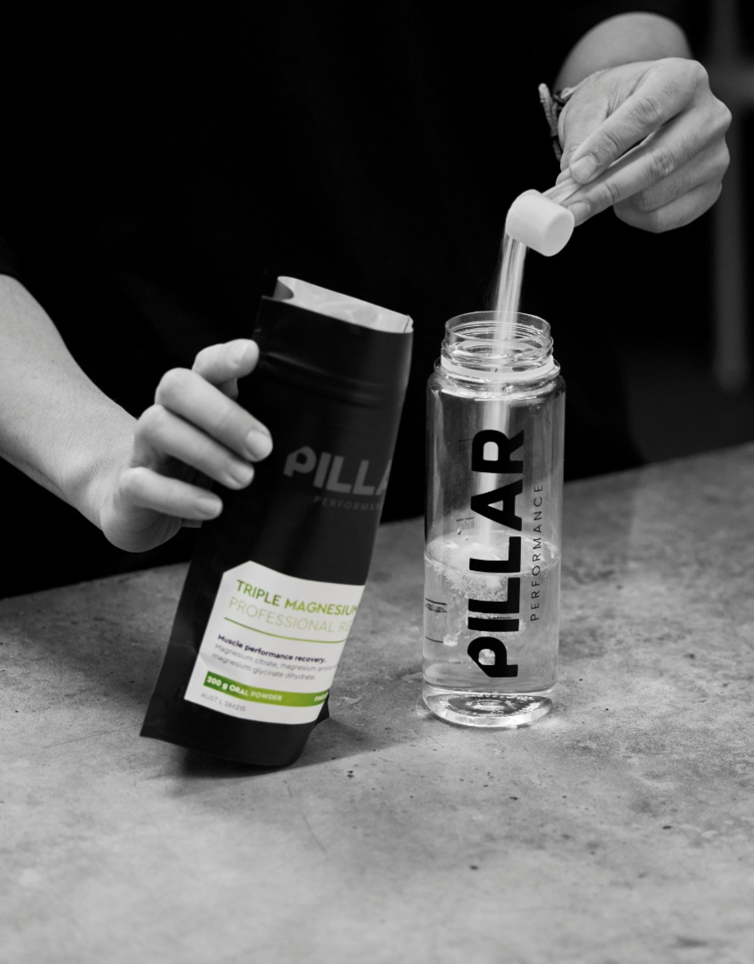 Micro Shaker 500ml Pillar Performance accesorio deportivo para mezclar suplementos de forma rápida y cómoda
